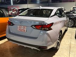 نيسان فيرسا